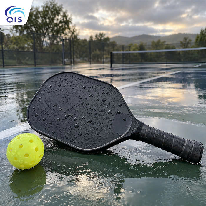Vợt Pickleball bị dính nước khi chơi Vợt Pickleball bị dính nước khi chơi